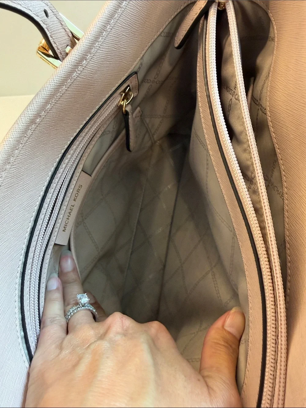 Michael Kors Jet Set Medium Saffiano Leather Snap Pocket Tote Bag